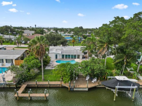 Cocoplum - A Quiet Riverfront Pool Home Near Beach